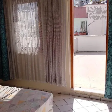 Karya מלון דירות *